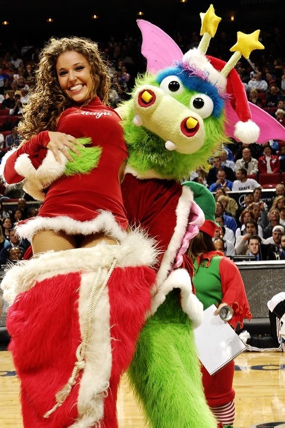 nba dancers christmas 05