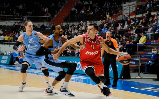 kostas-sloukas-olympiacos-piraeus-eb20_3_1.jpg